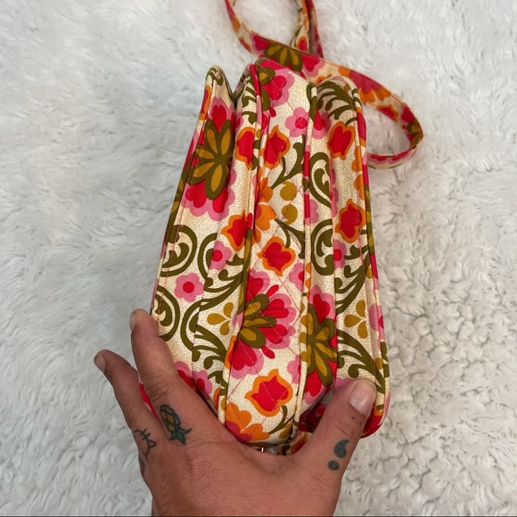 Vera Bradley Red Floral Messenger Style Crossbody GUC - Picture 10 of 12